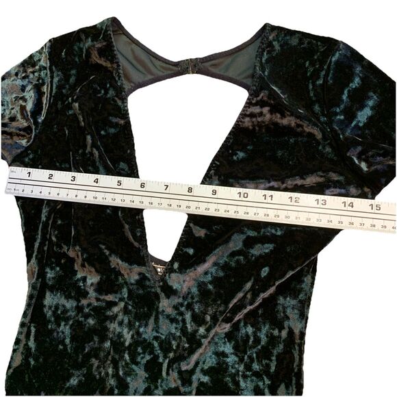 Victoria’s Secret Crushed Velvet Bodysuit Plunge Neck Open Back Cheeky XS/Small - Picture 9 of 11